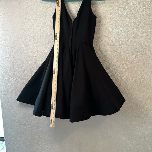 Black Sleeveless V-Neck Cocktail Mini Dress - Picture 4 of 15